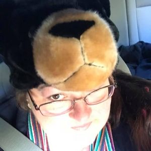 Meet your Posher, Crystal